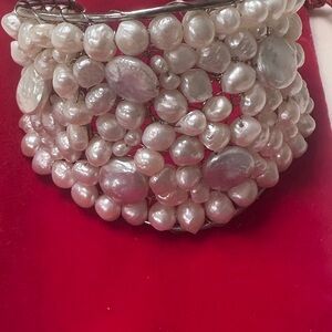 Elegant Pearl Cluster Bracelet